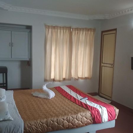 Cokkers Tower Hotel Kodaikanal Exterior photo
